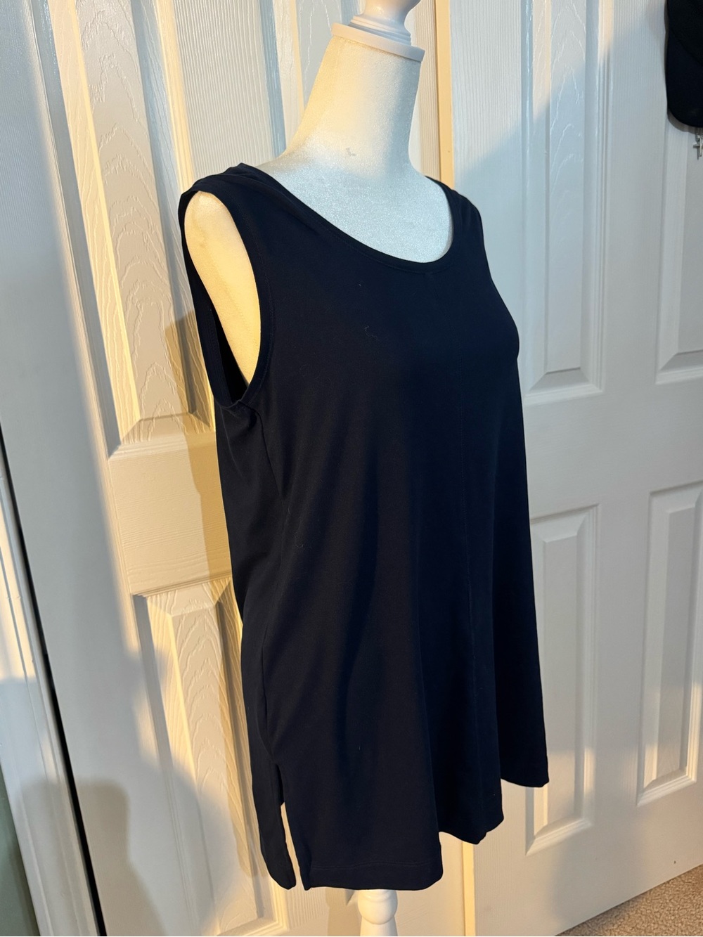 Wonderly Black Scoop Neck Tank Top